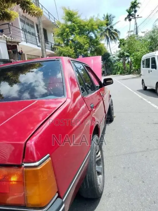 Mitsubishi Lancer Box 1985 Car (Used)