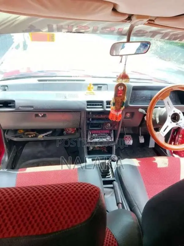 Mitsubishi Lancer Box 1985 Car (Used)