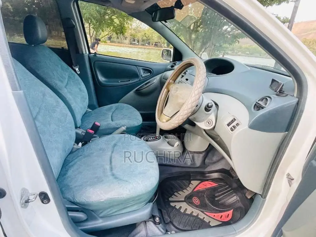 Toyota Vitz SCP10 2001 Car (Used)