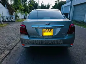 Toyota Axio 2017 Car (Used)