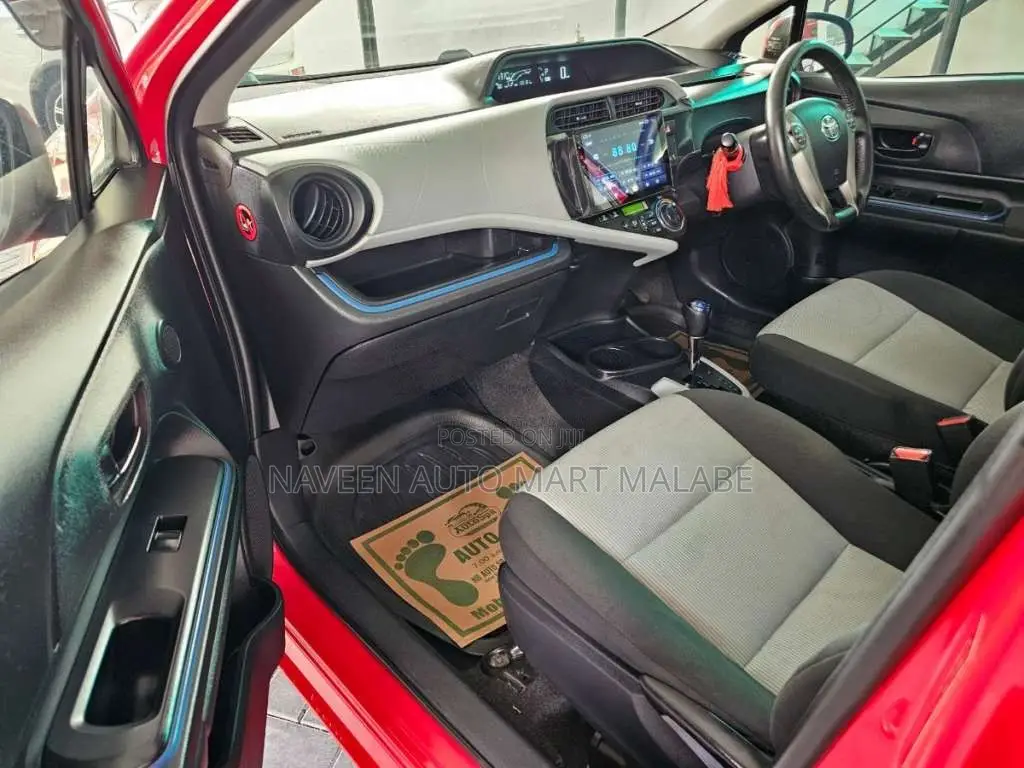 Toyota Aqua 2014 Car (Used)