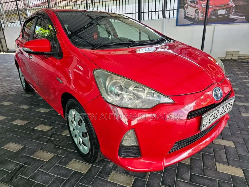 Toyota Aqua 2014 Car (Used)