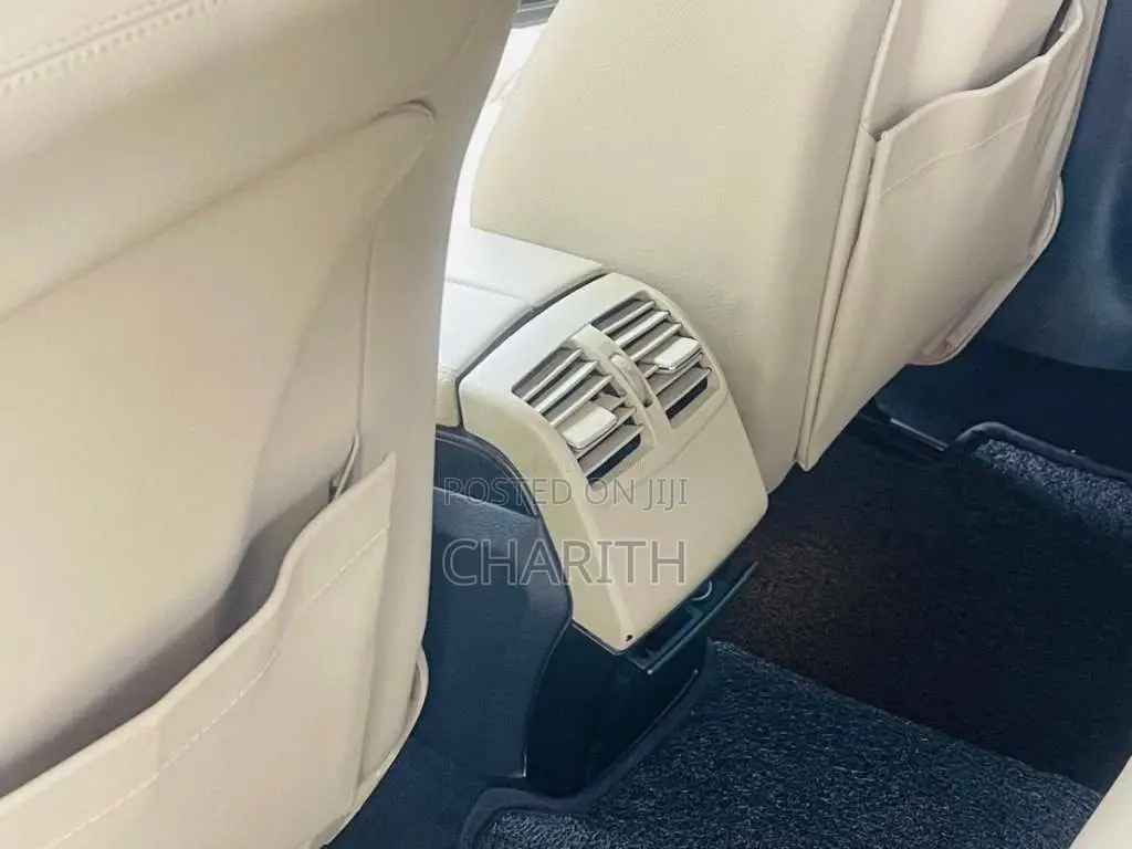 Mercedes-Benz E200 2011 Car (Used)