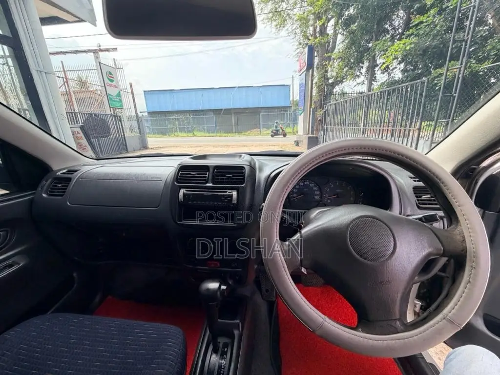 Suzuki Swift 2002 Car (Used)