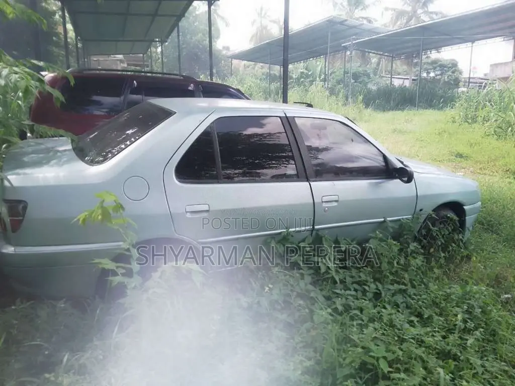 Peugeot 305 2000 Car (Used)