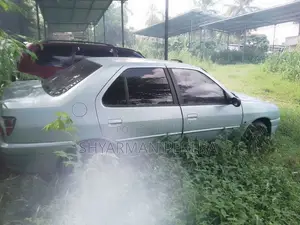 Peugeot 305 2000 Car (Used)
