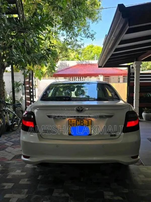 Toyota Axio 2018 Car (Used)