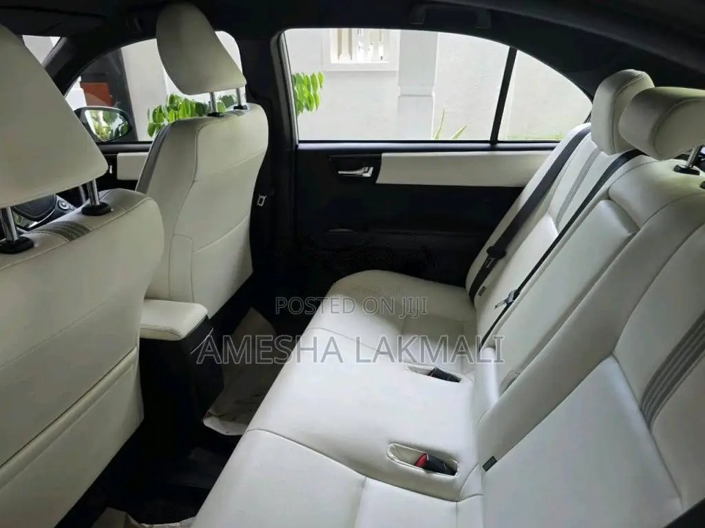 Toyota Axio 2018 Car (Used)