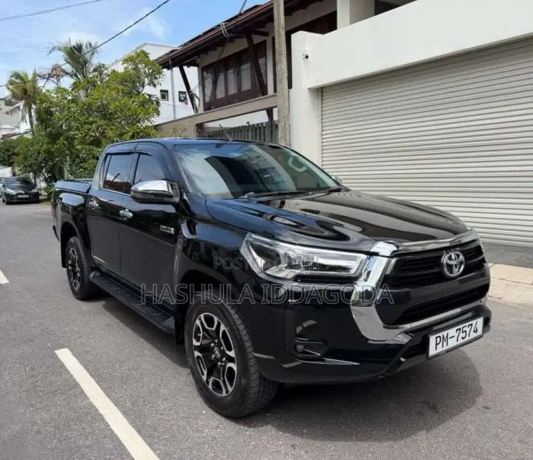 Toyota Hilux 2025 Pickup (Used)