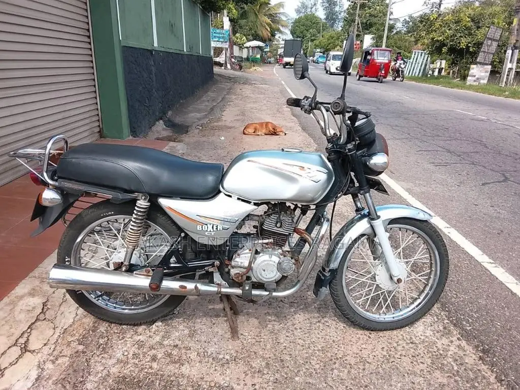 Bajaj Boxer 2005 Motorbike (Used)