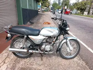 Bajaj Boxer 2005 Motorbike (Used)