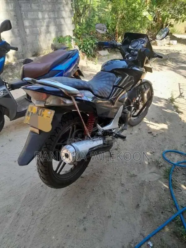 Hero-Honda Xtreme 2012 Motorbike (Used)