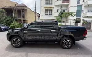 Toyota Hilux 2025 Pickup (Used)