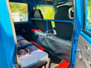 Isuzu Crewcab 2005 Crew Cab (Used)
