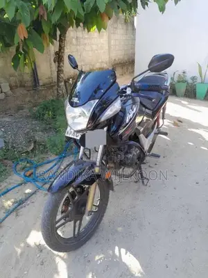 Hero-Honda Xtreme 2012 Motorbike (Used)