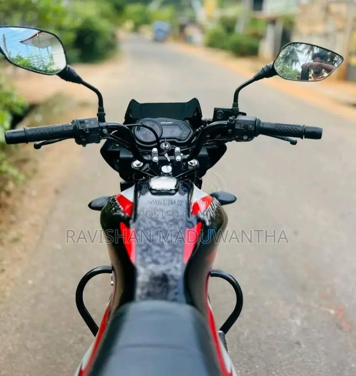 Bajaj Discover 2023 Motorbike (Used)