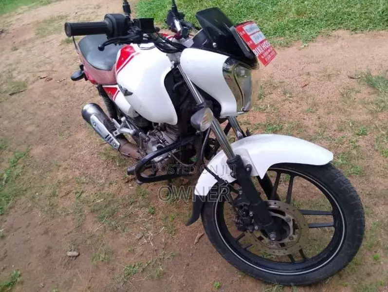 Bajaj V15 2018 Motorbike (Used)