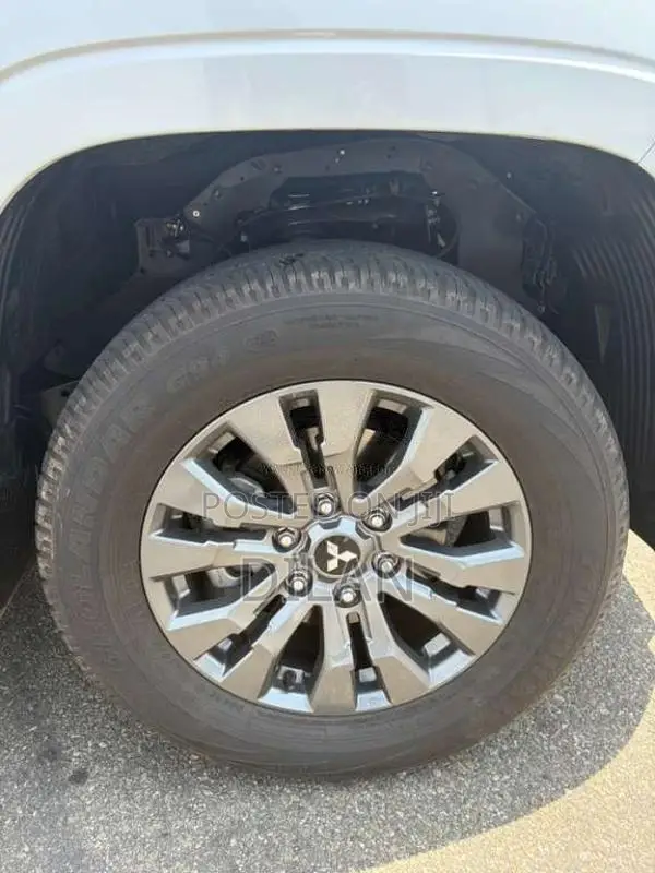 Mitsubishi L200 2025 Pickup (Used)