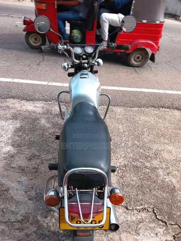 Bajaj Boxer 2005 Motorbike (Used)
