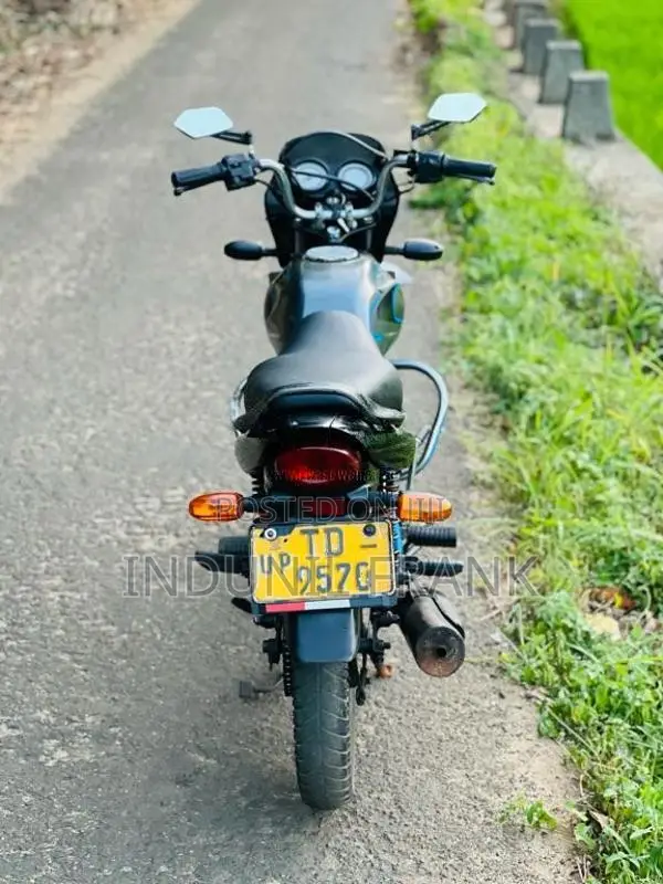 Bajaj Platina 2006 Motorbike (Used)