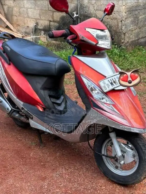 TVS Scooty Streak 2011 Motorbike (Used)