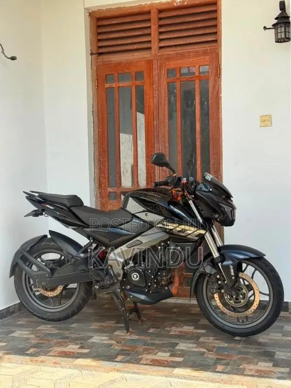 Bajaj Pulsar NS200 2025 Motorbike (Used)