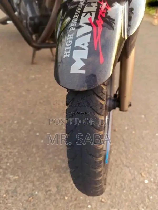 Hero Hunk 2015 Motorbike (Used)