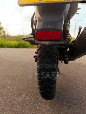 Hero Hunk 2015 Motorbike (Used)