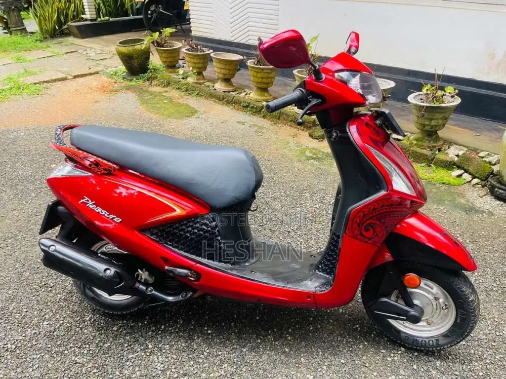 Hero Pleasure 2015 Motorbike (Used)