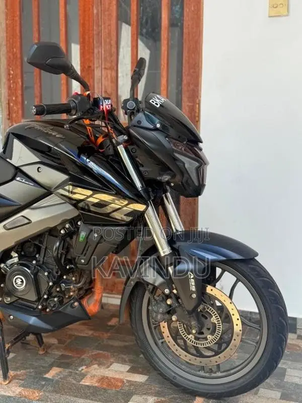 Bajaj Pulsar NS200 2025 Motorbike (Used)