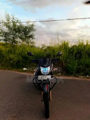 Hero Hunk 2015 Motorbike (Used)