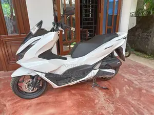 Honda Pcx 2024 Motorbike (Used)