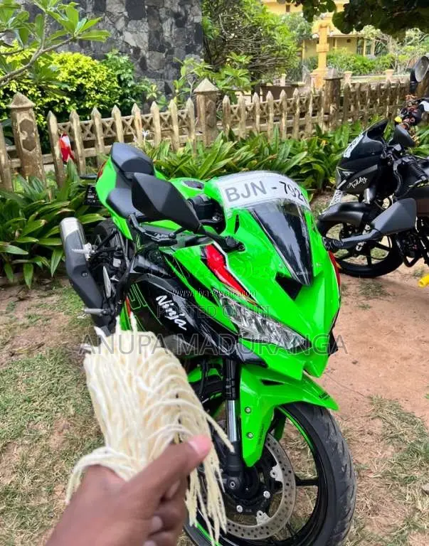 Kawasaki ZX25R SE 2024 Motorbike (Used)