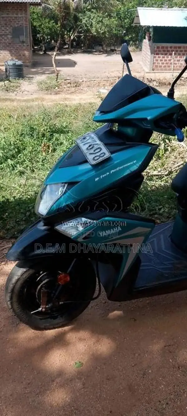 Yamaha Zr 2018 Motorbike (Used)