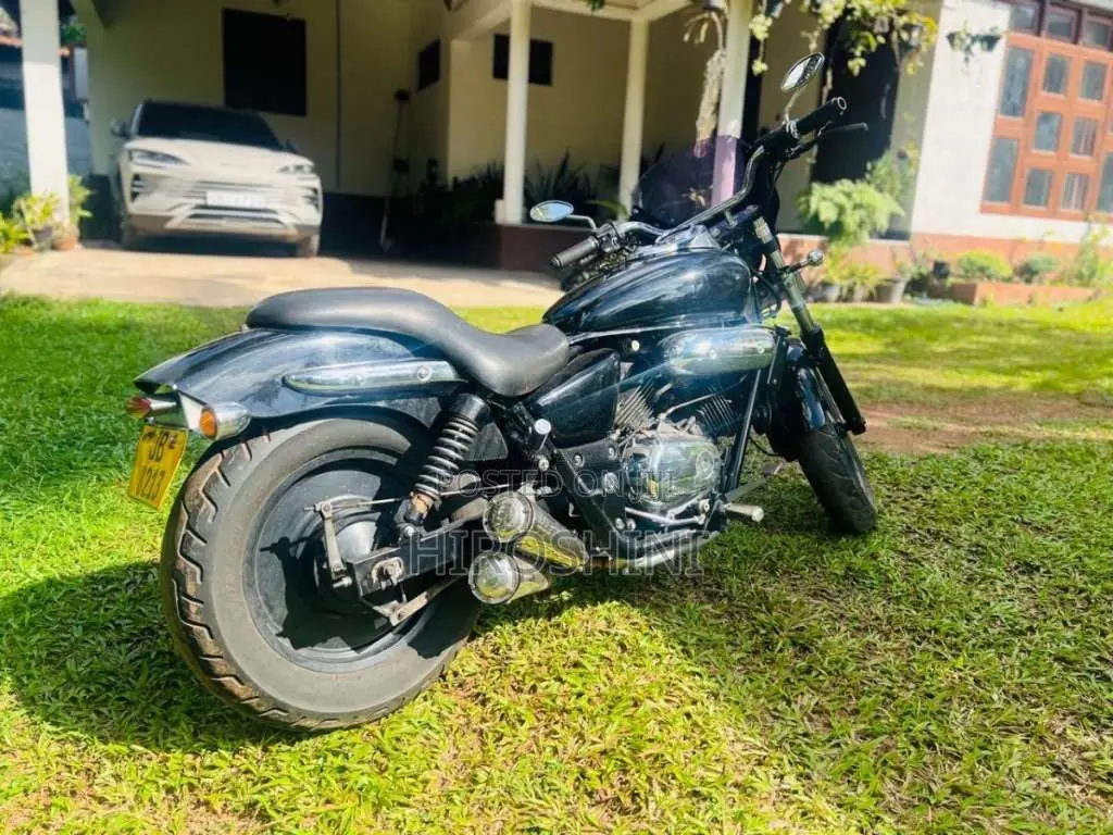 Honda Magna 1998 Motorbike (Used)