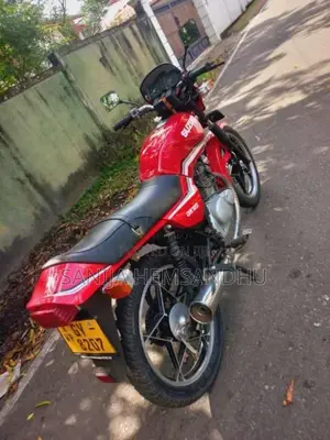 Suzuki Gs125 2002 motorcycle Brand New
