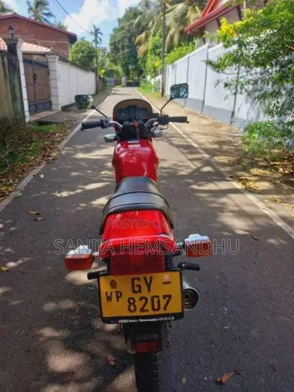 Suzuki Gs125 2002 motorcycle Brand New