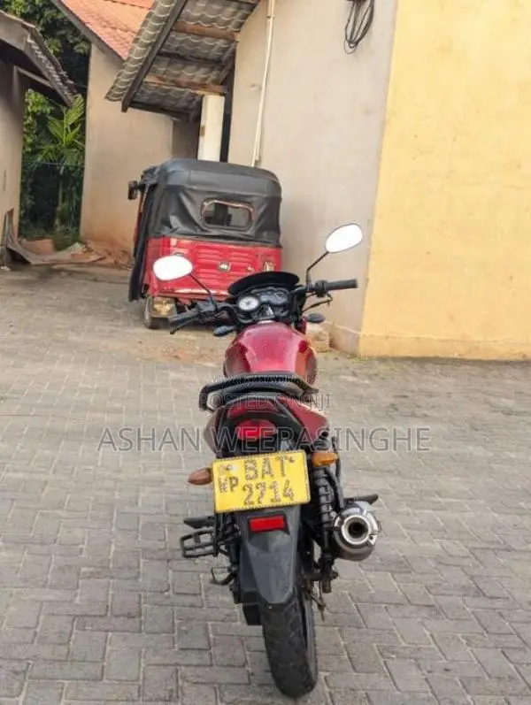 Yamaha SZ 2014 Motorbike (Used)