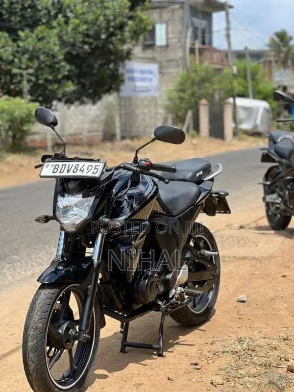 Yamaha Fz Version 2.0 2016 Motorbike (Used)