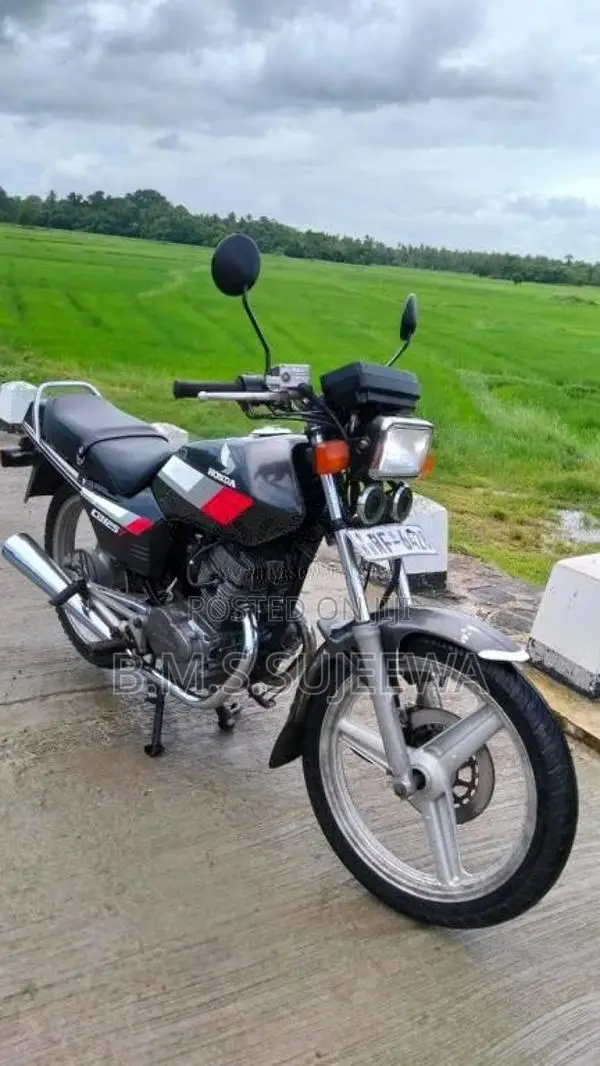 Honda CB 125T 2011 Motorbike (Used)