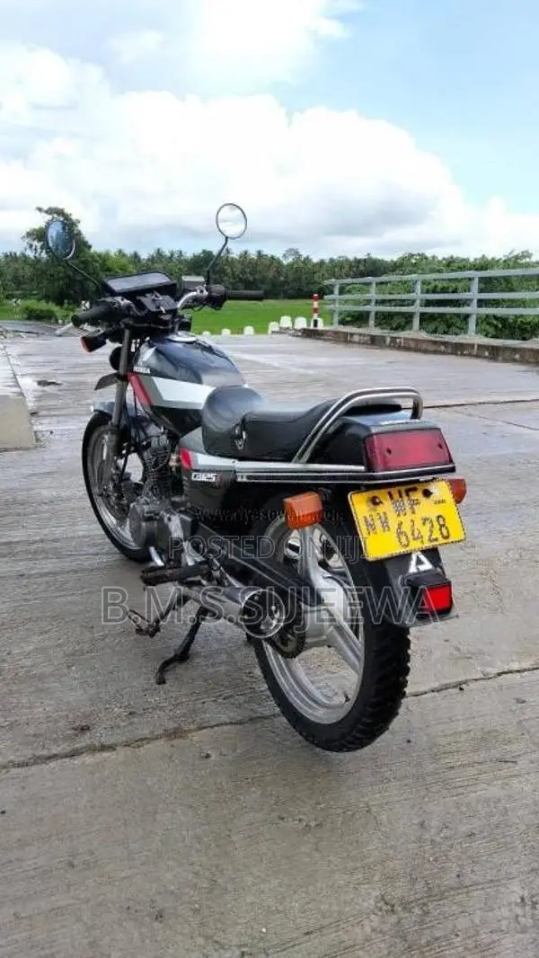Honda CB 125T 2011 Motorbike (Used)