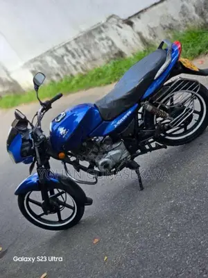 Bajaj Discover 2005 Motorbike (Used)