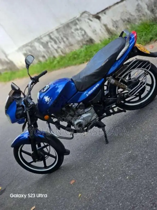 Bajaj Discover 2005 Motorbike (Used)