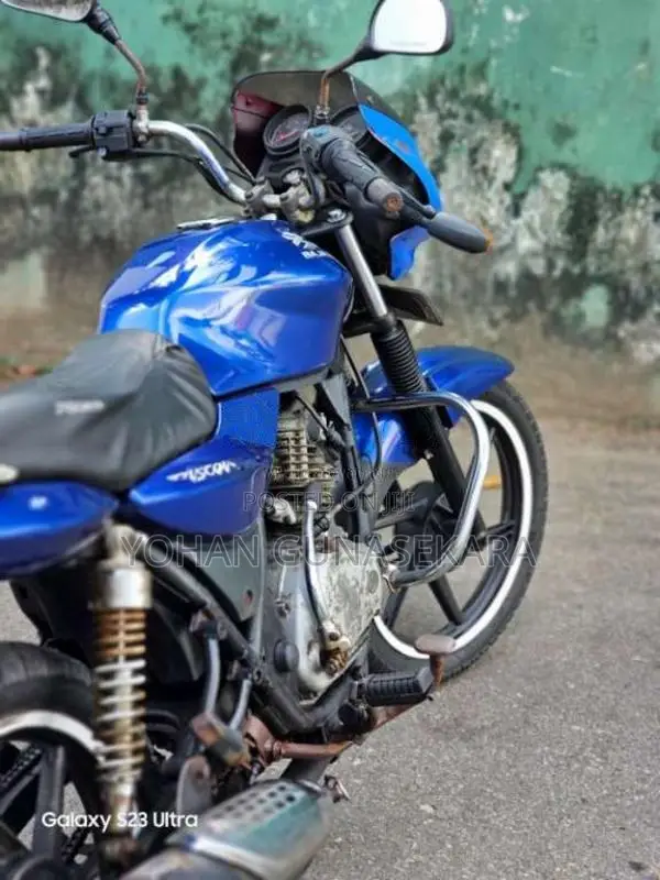 Bajaj Discover 2005 Motorbike (Used)