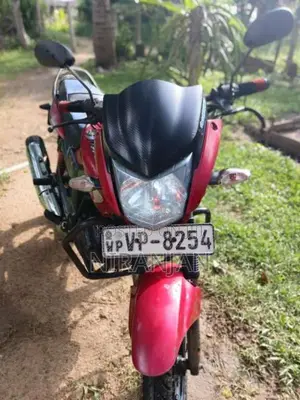 Hero-Honda Hunk 2010 Motorbike (Used)