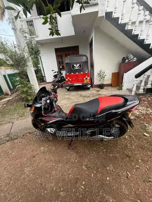 Honda Pcx 2018 Motorbike (Used)