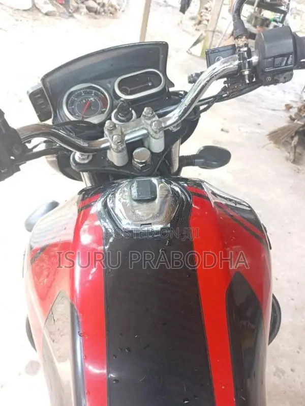 Bajaj V 15 2017 Motorbike (Used)
