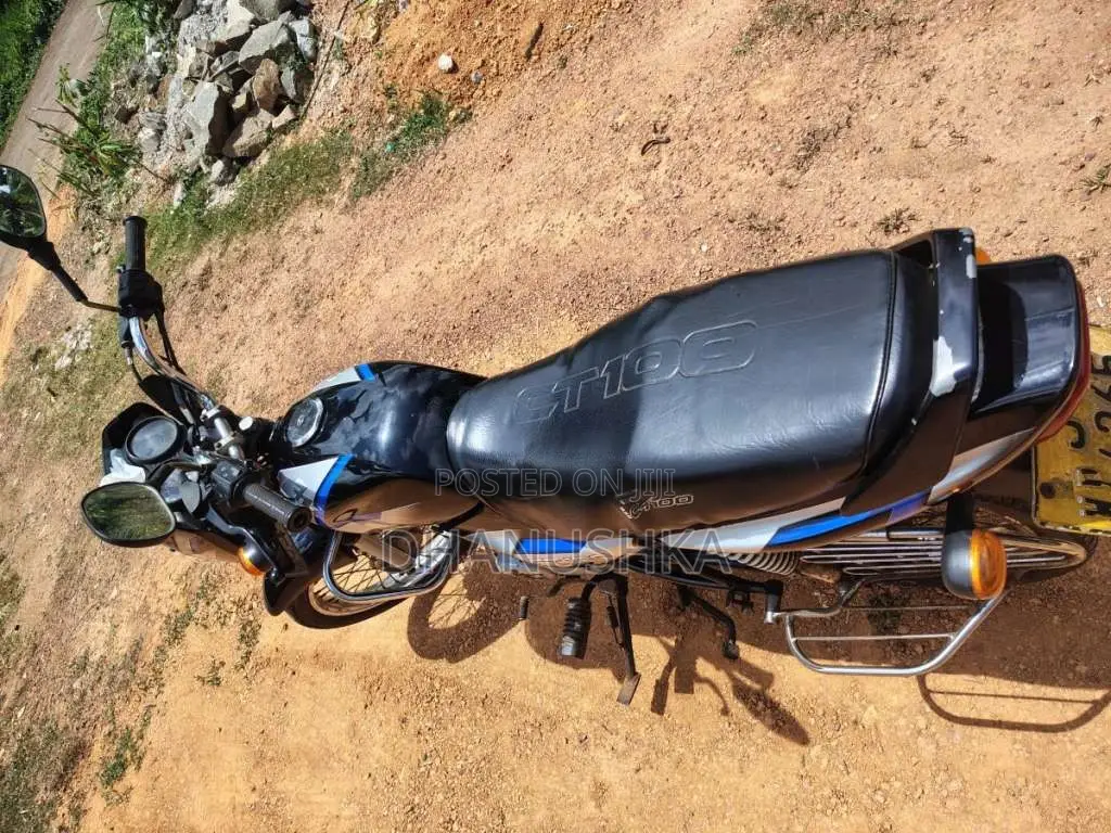 Bajaj CT-100 2004 Motorbike (Used)