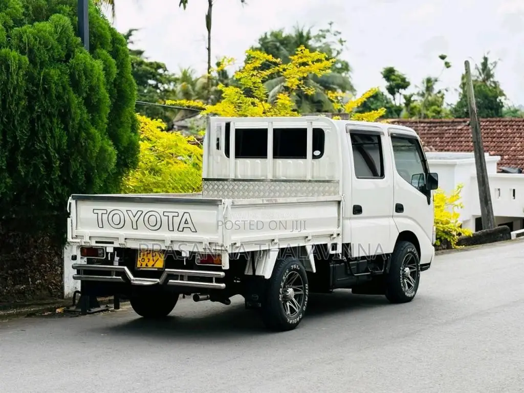 Toyota CrewCab 2003 Crew Cab (Used)