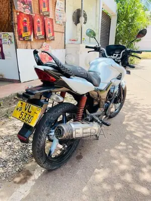 Hero-Honda Hunk 2010 Motorbike (Used)